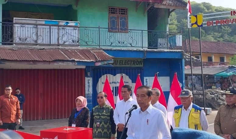 Presiden Jokowi resmikan lima ruas Inpres Jalan Daerah di NTB Presiden Jokowi resmikan lima ruas Inpres Jalan Daerah di NTB