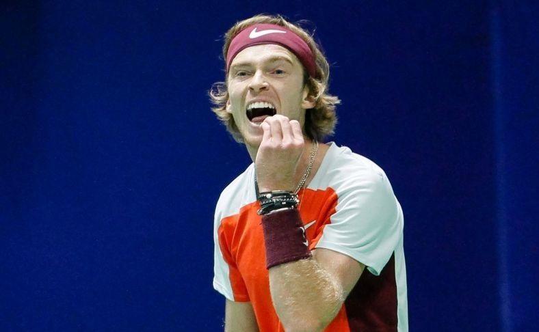 Rublev berjuang lawan rasa sakit untuk rebut gelar Madrid Open Rublev berjuang lawan rasa sakit untuk rebut gelar Madrid Open
