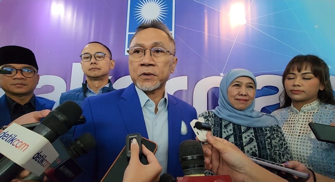 Ketum PAN pastikan dukung Khofifah berpasangan dengan Emil Dardak di Pilgub Jatim 2024 Ketum PAN pastikan dukung Khofifah berpasangan dengan Emil Dardak di Pilgub Jatim 2024