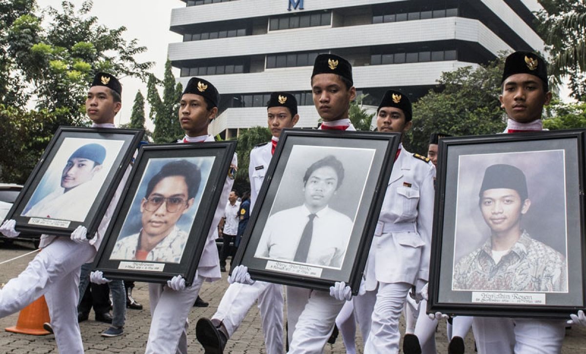 12 Mei 1998: Tragedi Trisakti, panggilan perubahan yang berujung tragedi 12 Mei 1998: Tragedi Trisakti, panggilan perubahan yang berujung tragedi