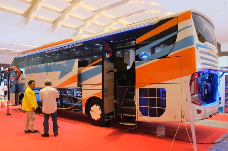 UI-Petrosea kolaborasi hasilkan bus listrik konversi dari mesin diesel UI-Petrosea kolaborasi hasilkan bus listrik konversi dari mesin diesel