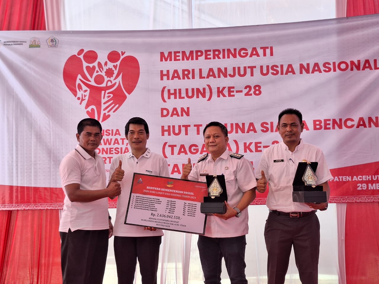 Kementerian Sosial serahkan bantuan senilai 2,6 milyar di Kecamatan Meurah Mulia Kementerian Sosial serahkan bantuan senilai 2,6 milyar di Kecamatan Meurah Mulia