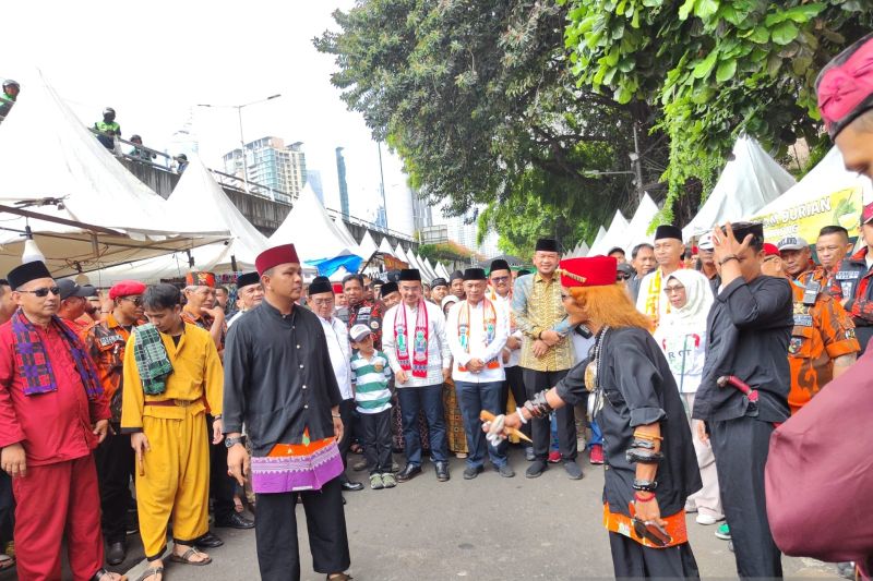 Tradisi palang pintu jadi pembuka Lebaran Tenabang 2024