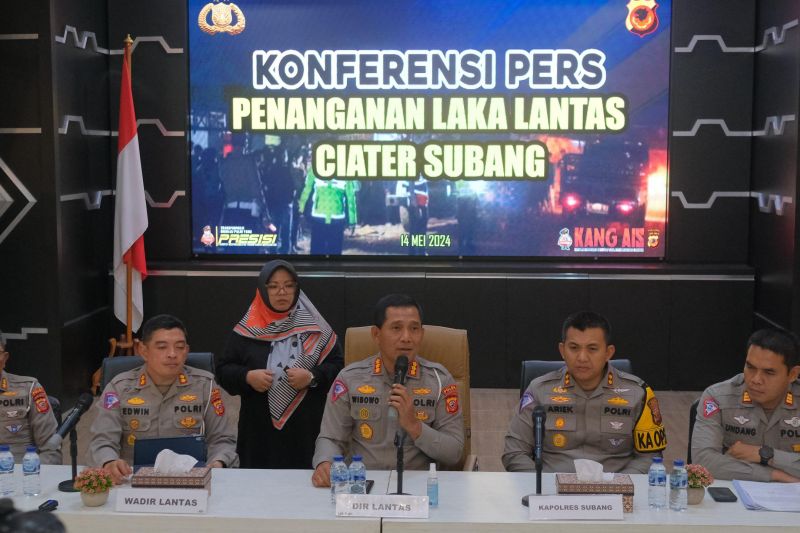Polisi tetapkan sopir bus rombongan SMK asal Depok sebagai tersangka Polisi tetapkan sopir bus rombongan SMK asal Depok sebagai tersangka