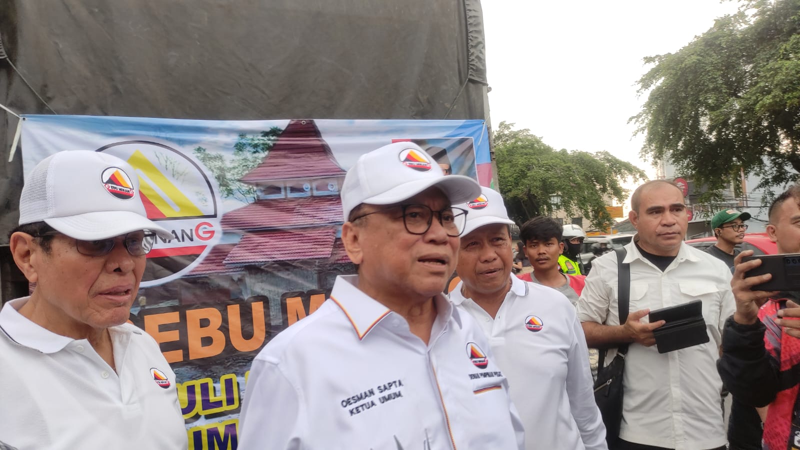 Gebu Minang kirim 9 ribu paket sembako untuk korban bencana Sumbar Gebu Minang kirim 9 ribu paket sembako untuk korban bencana Sumbar