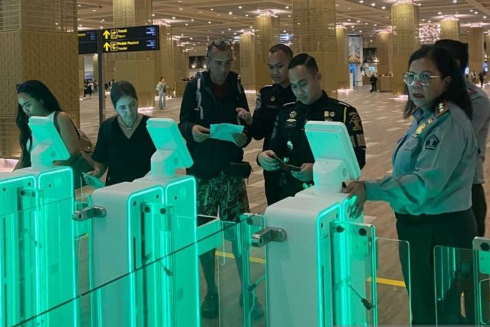 Imigrasi siapkan perangkat keliling layani delegasi World Water Forum Imigrasi siapkan perangkat keliling layani delegasi World Water Forum