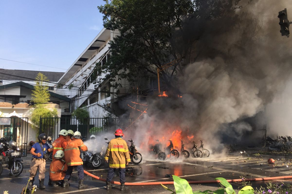 13 Mei 2018: Teror di Kota Pahlawan, Surabaya 13 Mei 2018: Teror di Kota Pahlawan, Surabaya
