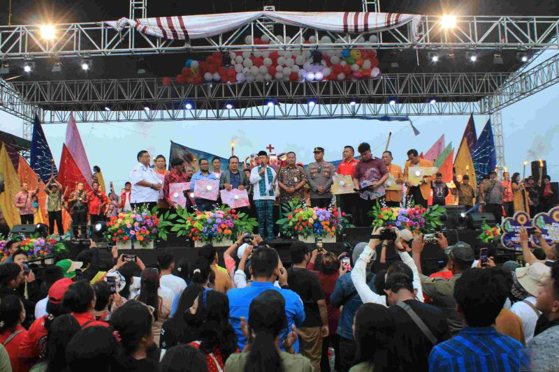 Bupati Bekasi sampaikan pesan kerukunan beragama kepada Umat Kristiani