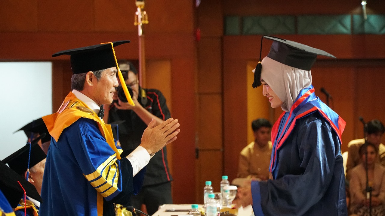 Lulusan ITPLN diharap berkontribusi majukan sektor EBT dan kelistrikan. Lulusan ITPLN diharap berkontribusi majukan sektor EBT dan kelistrikan.