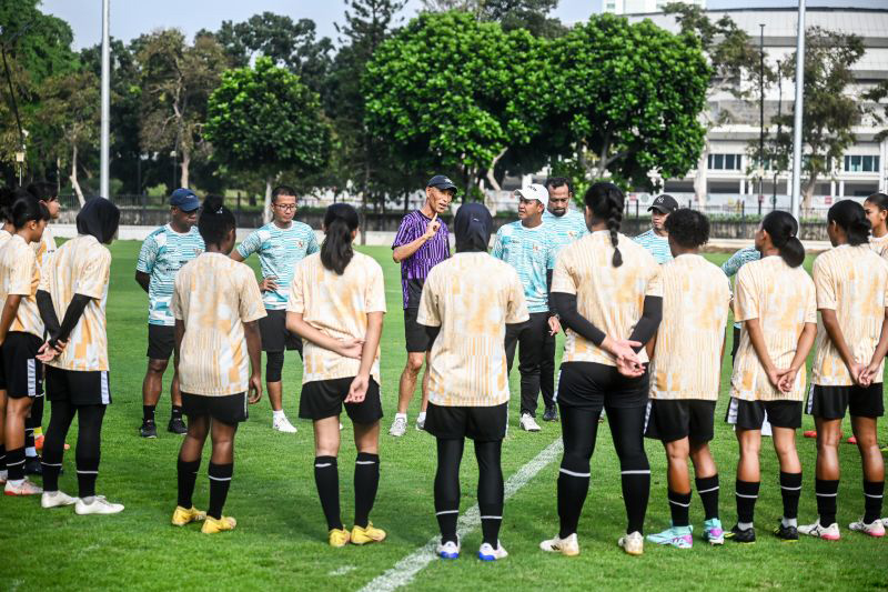 Ketum PSSI sebut sepak bola putri Indonesia harus berani kerjakan mimpi Ketum PSSI sebut sepak bola putri Indonesia harus berani kerjakan mimpi