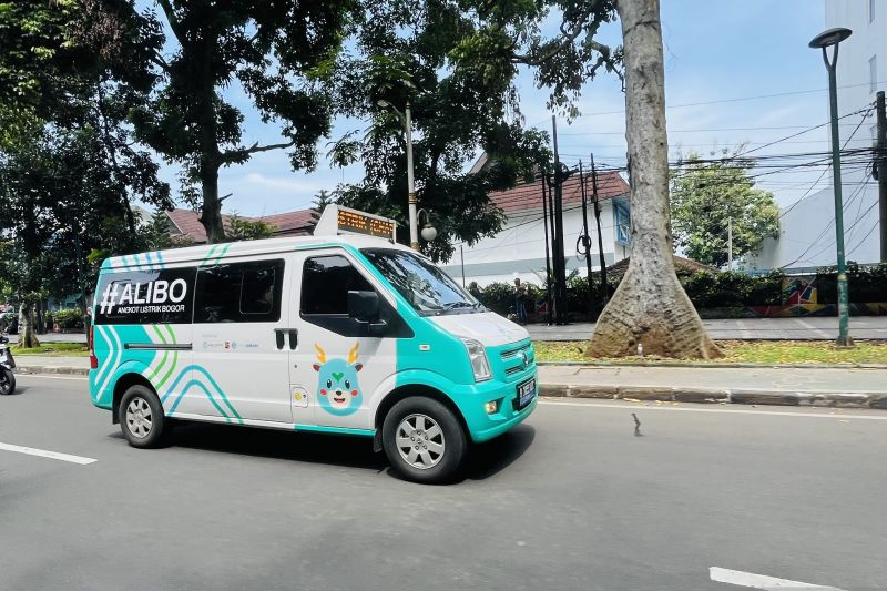Dishub Kota Bogor evaluasi uji coba angkot listrik Dishub Kota Bogor evaluasi uji coba angkot listrik