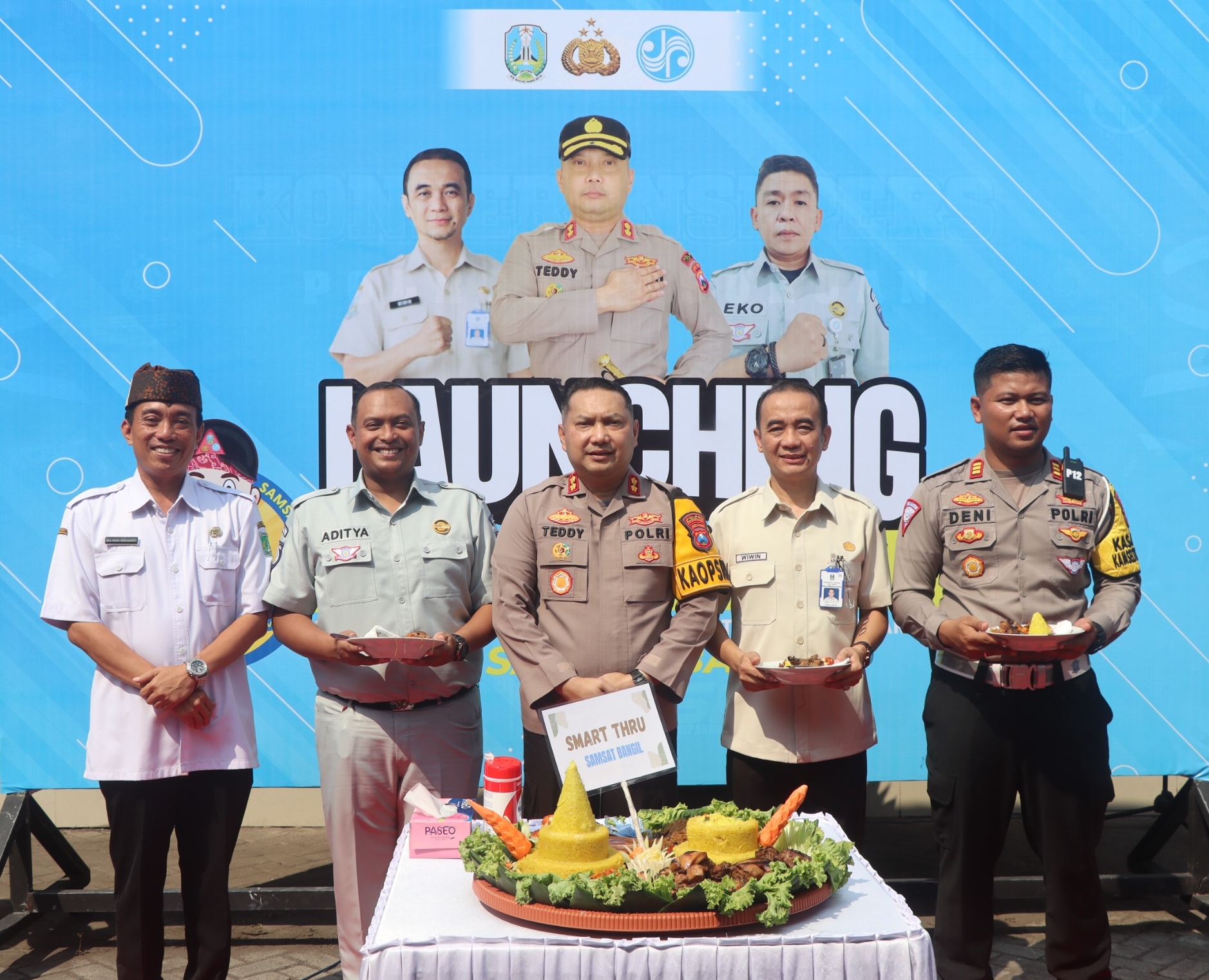 Tingkatkan pelayanan publik, Kapolres Pasuruan resmikan Samsat Smart Thru