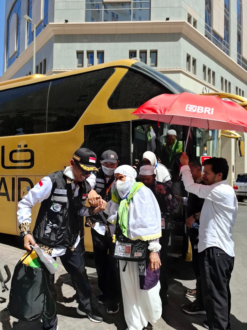 Disambut Meriah, Jemaah Haji Gembira Tiba Di Madinah Disambut Meriah, Jemaah Haji Gembira Tiba Di Madinah