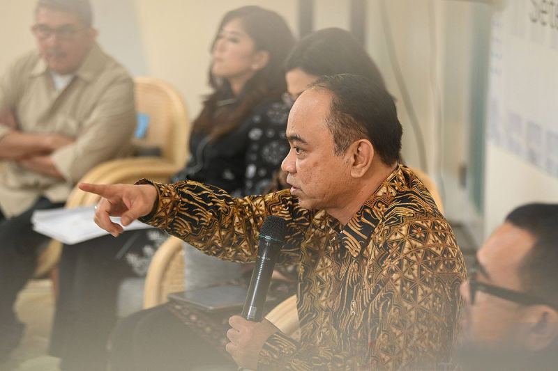 Menkominfo minta Starlink buka kantor operasional di Indonesia Menkominfo minta Starlink buka kantor operasional di Indonesia