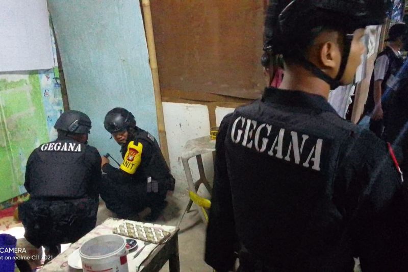 Polisi sebut benda yang ditemukan warga di Tanjung Priok bukan granat Polisi sebut benda yang ditemukan warga di Tanjung Priok bukan granat
