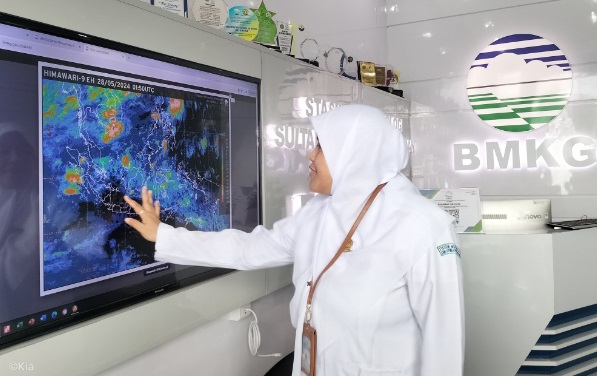 Wilayah Kalimantan terus diguyur hujan, BMKG: Efek badai tropis Ewiniar