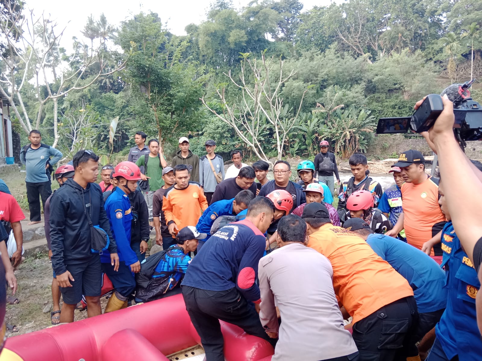 Santri Ponpes Darul Falah Klaten ditemukan meninggal tenggalam di Sungai Kaling Kalih Santri Ponpes Darul Falah Klaten ditemukan meninggal tenggalam di Sungai Kaling Kalih