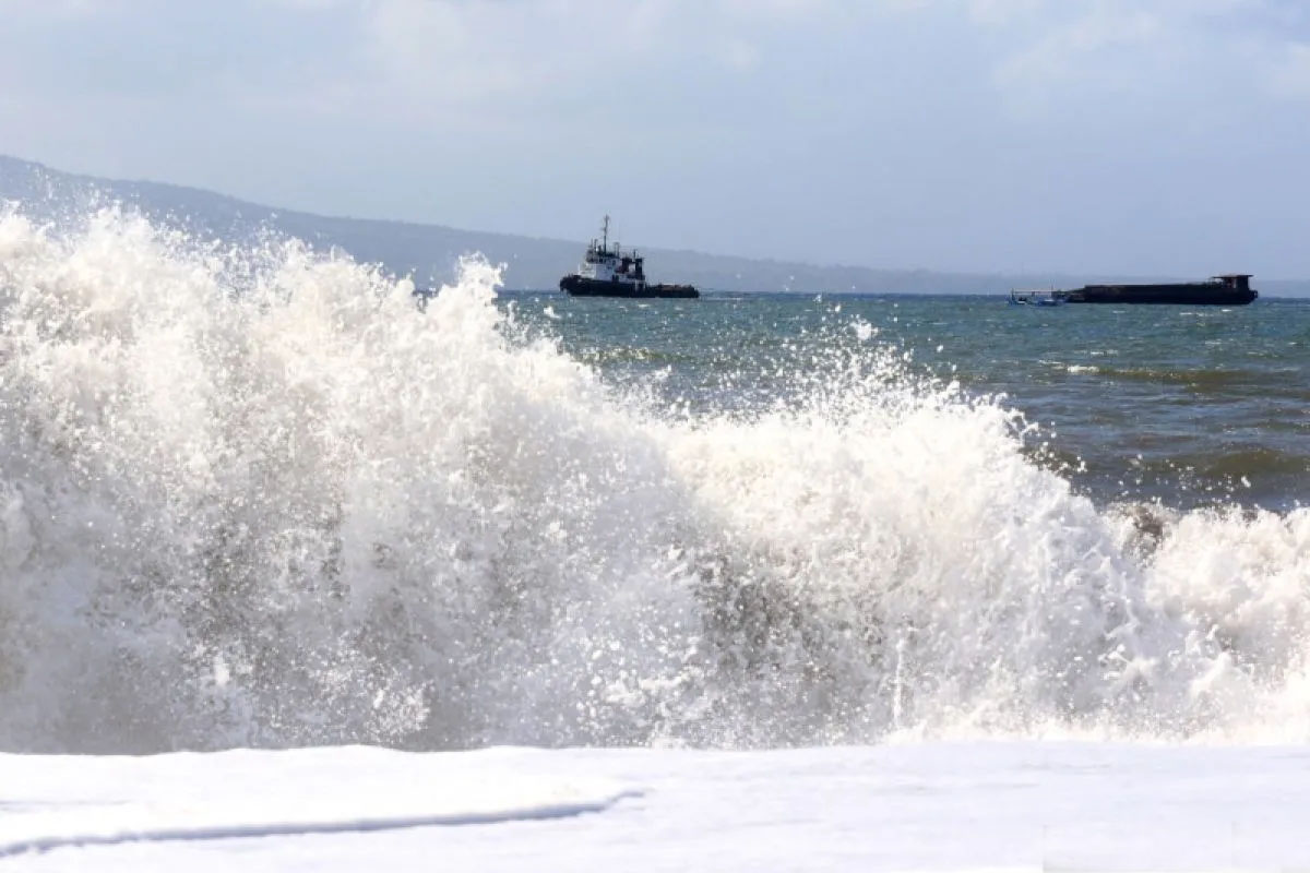 BMKG imbau waspadai gelombang tinggi di perairan Nias