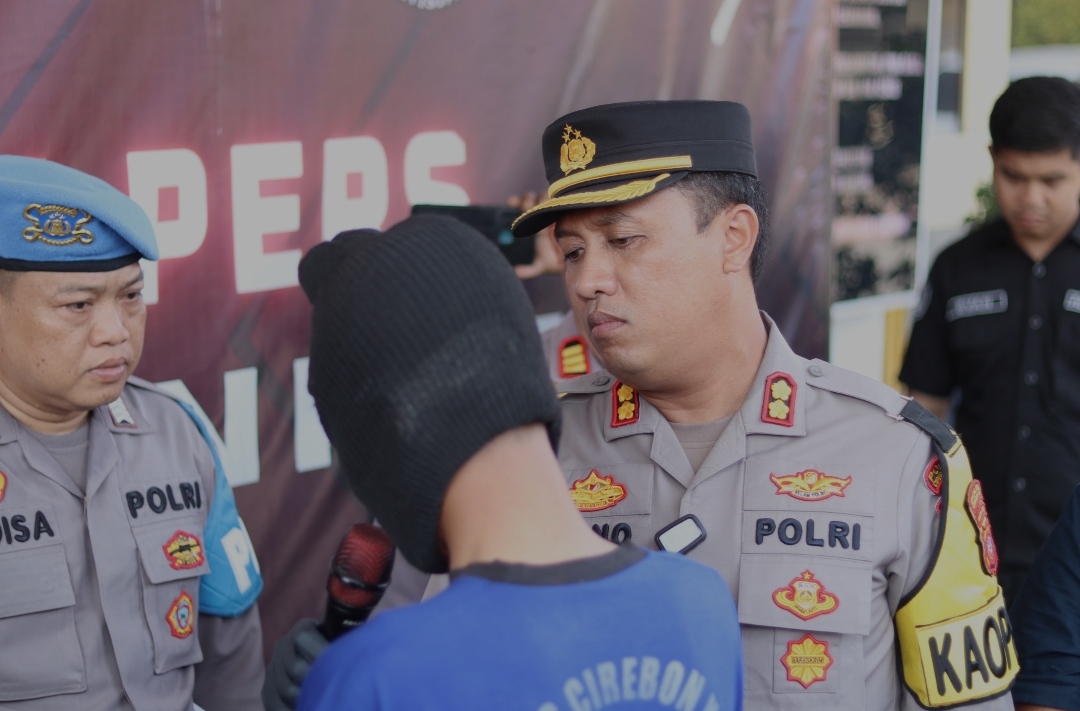 Timsus Polres Cirebon Kota tangkap pembunuh wanita muda di indekost Timsus Polres Cirebon Kota tangkap pembunuh wanita muda di indekost