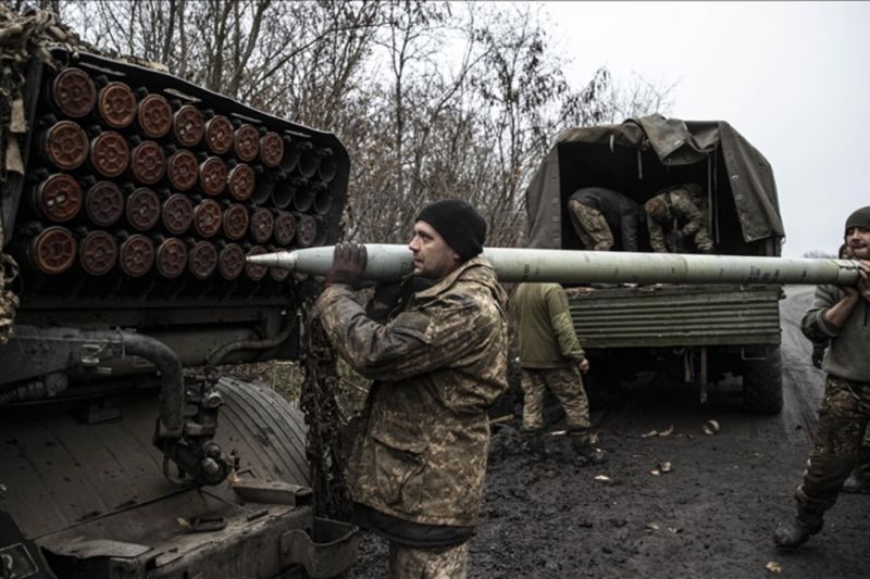 AS umumkan paket bantuan militer senilai Rp6,42 triliun untuk Ukraina AS umumkan paket bantuan militer senilai Rp6,42 triliun untuk Ukraina