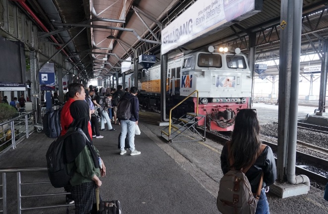 KAI Daop 4 Semarang siapkan 83 ribu tempat duduk selama long weekend libur Waisak KAI Daop 4 Semarang siapkan 83 ribu tempat duduk selama long weekend libur Waisak