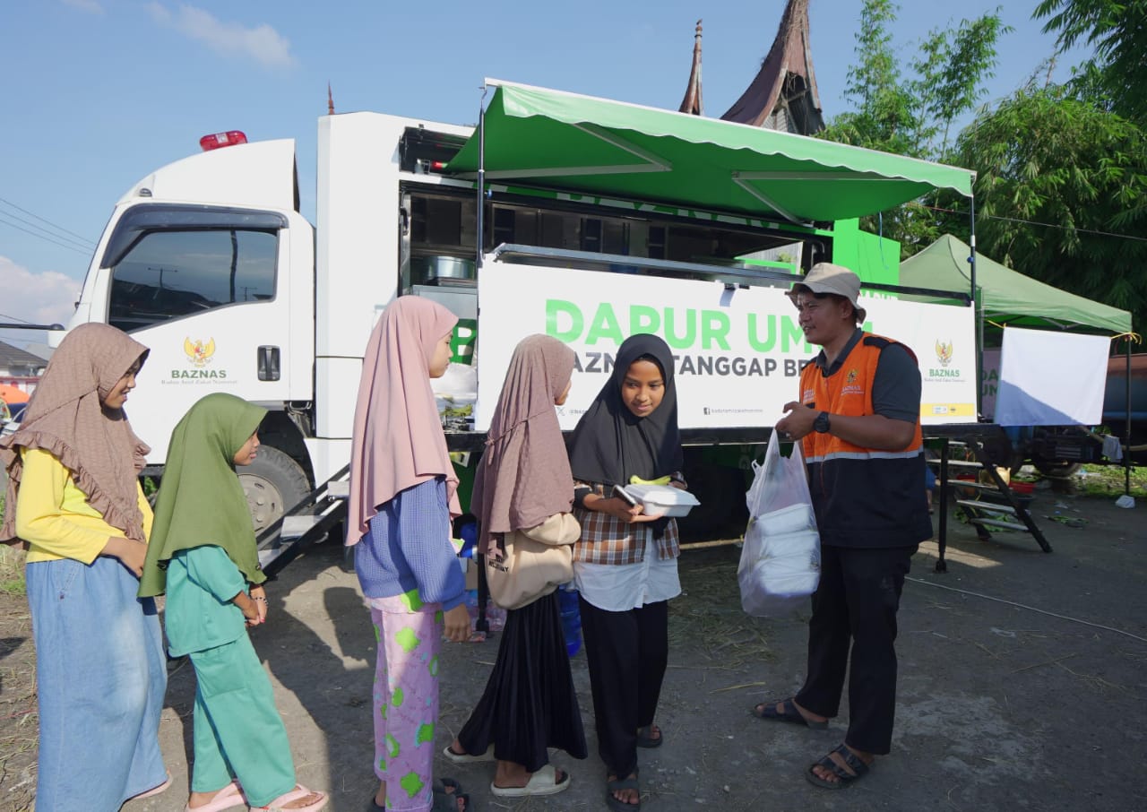 Layani penyintas banjir di Sumbar, Baznas hadirkan mobil dapur umum dan mobil klinik