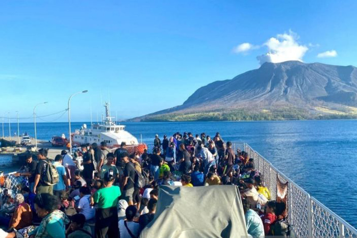 Badan Geologi bantah Pulau Tagulandang tenggelam akibat erupsi gunung Badan Geologi bantah Pulau Tagulandang tenggelam akibat erupsi gunung