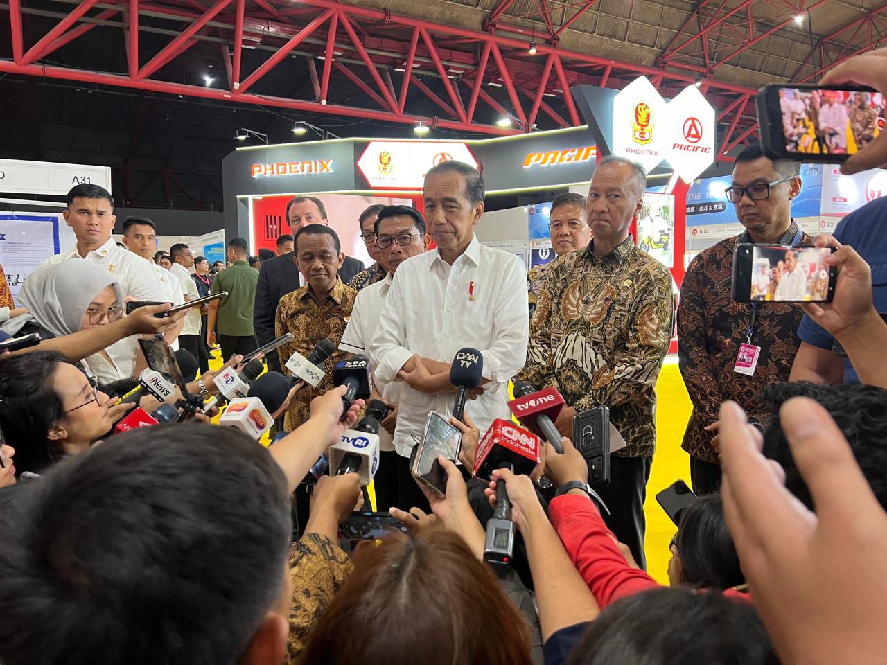 Presiden Jokowi tekankan pentingnya menjaga pembangunan ekosistem kendaraan listrik Presiden Jokowi tekankan pentingnya menjaga pembangunan ekosistem kendaraan listrik
