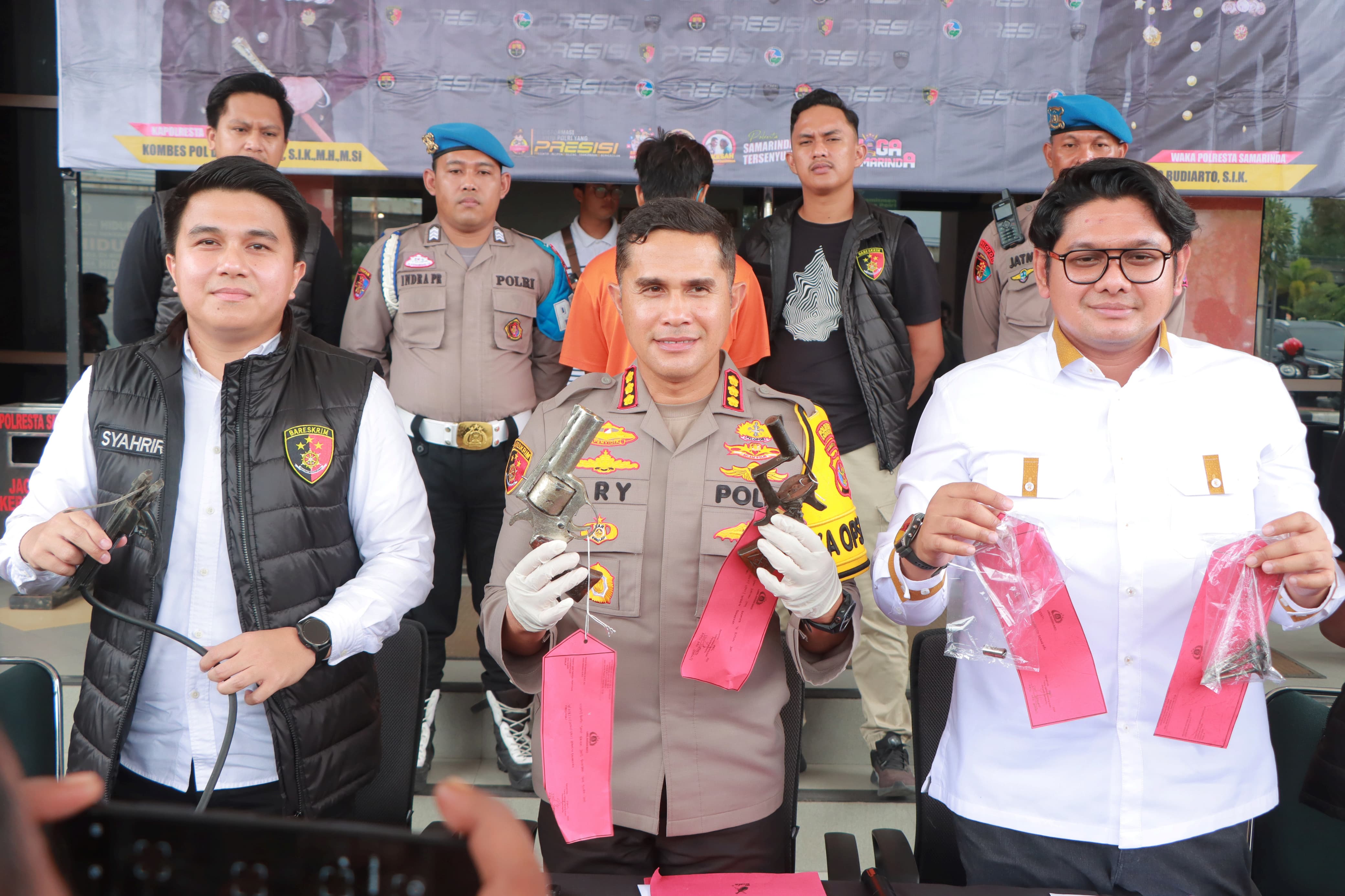 Polisi amankan pembuat senjata rakitan Polisi amankan pembuat senjata rakitan