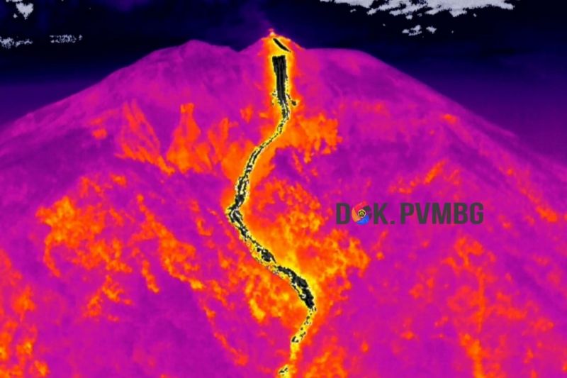 Pemkab Lembata buat ilaran api antisipasi aliran lava Gunung Lewotolok Pemkab Lembata buat ilaran api antisipasi aliran lava Gunung Lewotolok