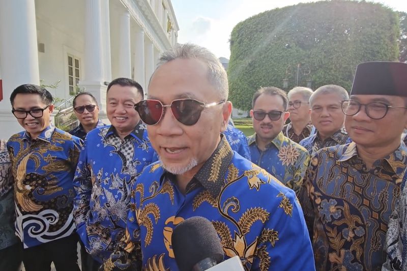 Zulhas bantah bahas kabinet pada kunjungan rombongan PAN temui Jokowi Zulhas bantah bahas kabinet pada kunjungan rombongan PAN temui Jokowi