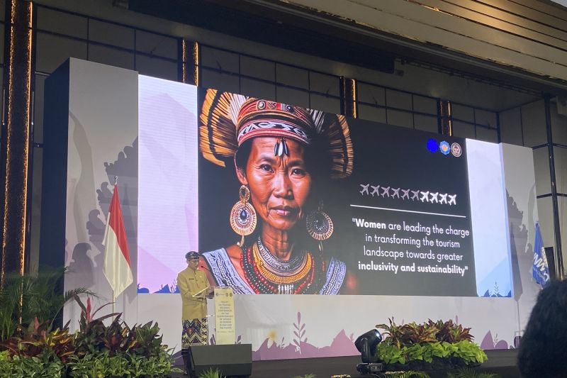 Menparekraf beri contoh pemberdayaan perempuan dalam lembaga Menparekraf beri contoh pemberdayaan perempuan dalam lembaga