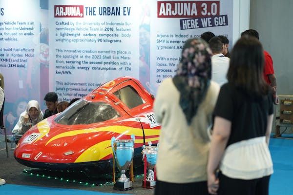 Tampilkan ragam aktivitas komunitas, pengukuhan komitmen berbagai brand, hingga panggung hiburan Tampilkan ragam aktivitas komunitas, pengukuhan komitmen berbagai brand, hingga panggung hiburan