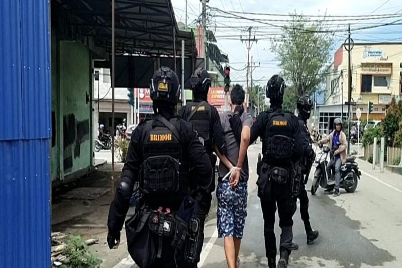 BNN tangkap sembilan orang terlibat peredaran narkoba di Kota Palu BNN tangkap sembilan orang terlibat peredaran narkoba di Kota Palu