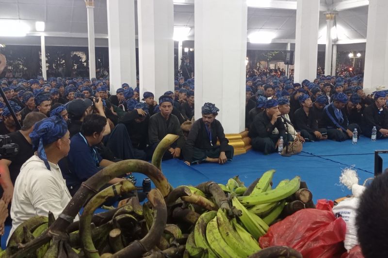 1.500 warga Badui datangi Gubernur Banten rayakan Tradisi Seba 1.500 warga Badui datangi Gubernur Banten rayakan Tradisi Seba