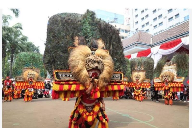 Reog, kolintang serta kebaya dapat menjadi daya tarik untuk wisata kelas dunia Reog, kolintang serta kebaya dapat menjadi daya tarik untuk wisata kelas dunia