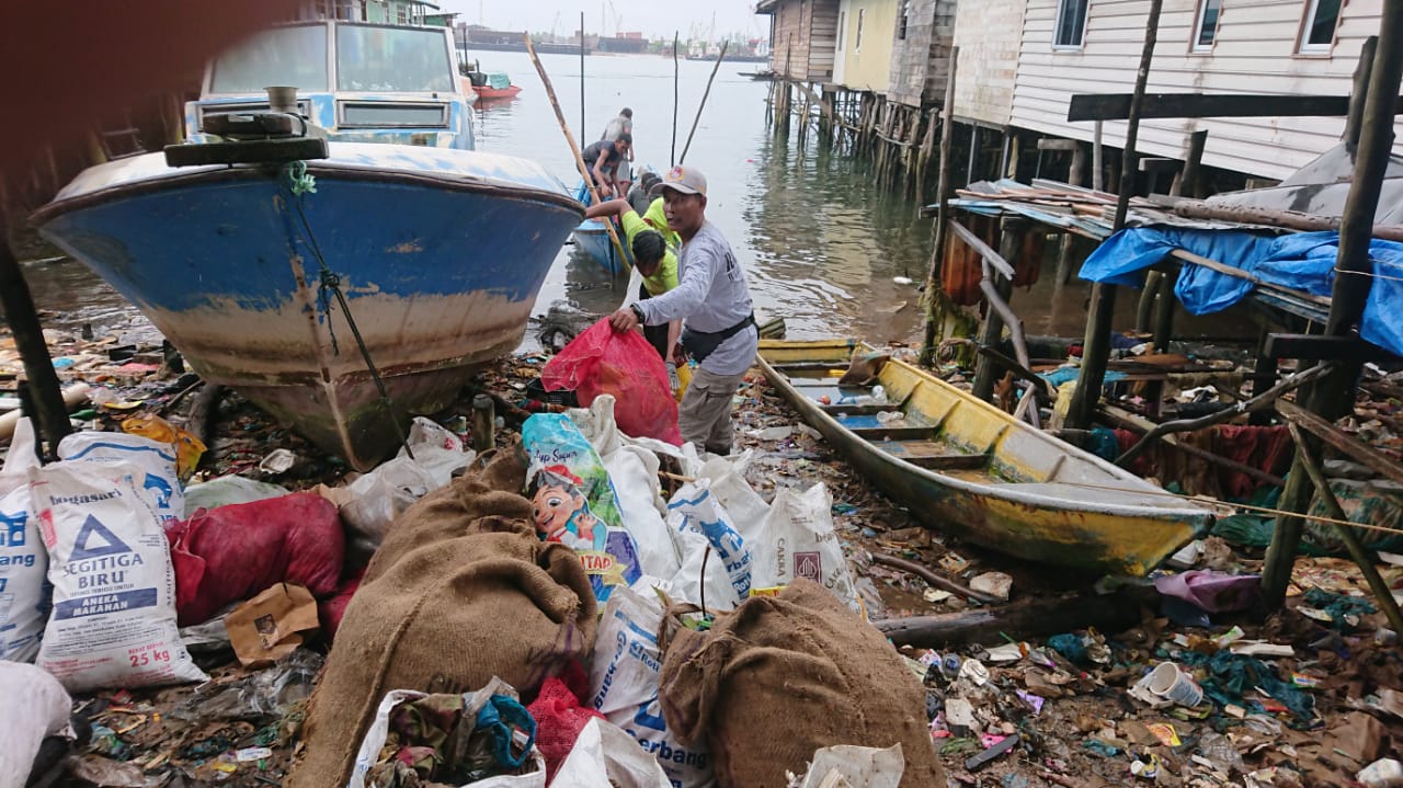 Rapala Bakamla RI berhasil kumpulkan 6,8 ton sampah di Batam Rapala Bakamla RI berhasil kumpulkan 6,8 ton sampah di Batam