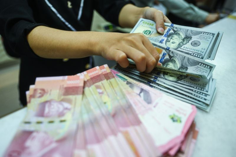 Rupiah Rabu pagi tergelincir 53 poin menjadi Rp16.143 per dolar AS Rupiah Rabu pagi tergelincir 53 poin menjadi Rp16.143 per dolar AS