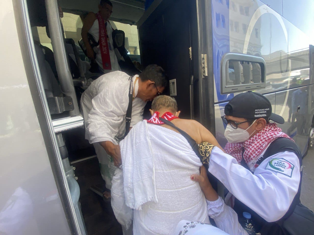 88.987 Jamaah berangkat ke Madinah pada gelombang I, ini profilnya 88.987 Jamaah berangkat ke Madinah pada gelombang I, ini profilnya