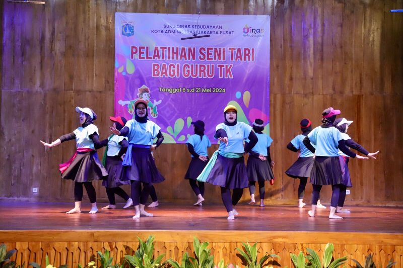 Pelatihan tari Betawi bagi guru TK penting untuk pengembangan seni di sekolah Pelatihan tari Betawi bagi guru TK penting untuk pengembangan seni di sekolah