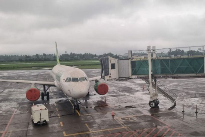 Penutupan Bandara Samrat diperpanjang hingga Minggu Pagi Penutupan Bandara Samrat diperpanjang hingga Minggu Pagi