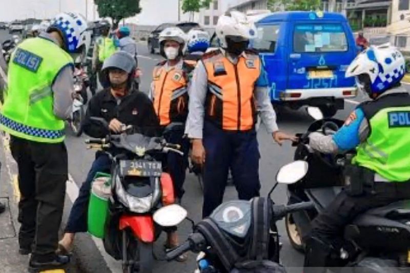 3.772 kendaraan bermotor di Jakarta ditilang karena lawan arah