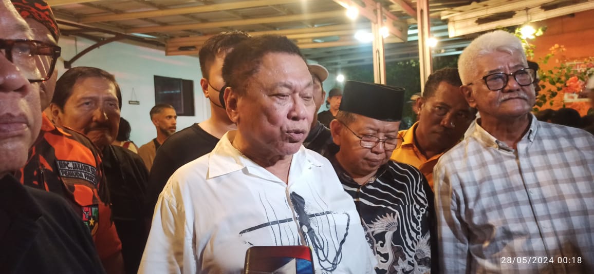 OSO nilai sosok alm. M Ali Umar berperan besar dalam mengelola organisasi & administrasi partai OSO nilai sosok alm. M Ali Umar berperan besar dalam mengelola organisasi & administrasi partai