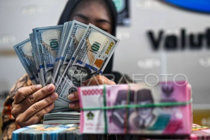 Rupiah Rabu pagi naik 17 poin menjadi Rp16.083 per dolar AS Rupiah Rabu pagi naik 17 poin menjadi Rp16.083 per dolar AS