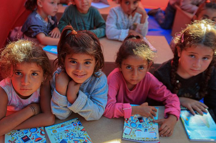 Sebuah sekolah TK dibuka di Jalur Gaza di tengah serangan Israel