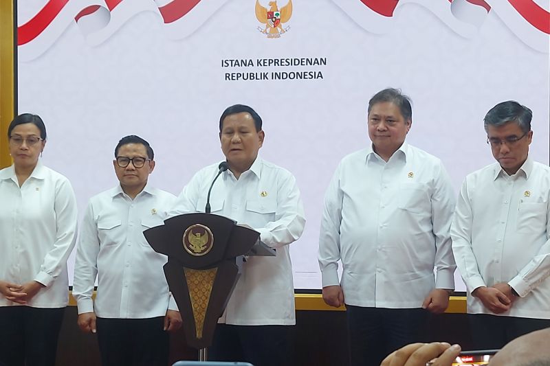Presiden Prabowo umumkan upah minimum nasional 2025 naik 6,5 persen Presiden Prabowo umumkan upah minimum nasional 2025 naik 6,5 persen