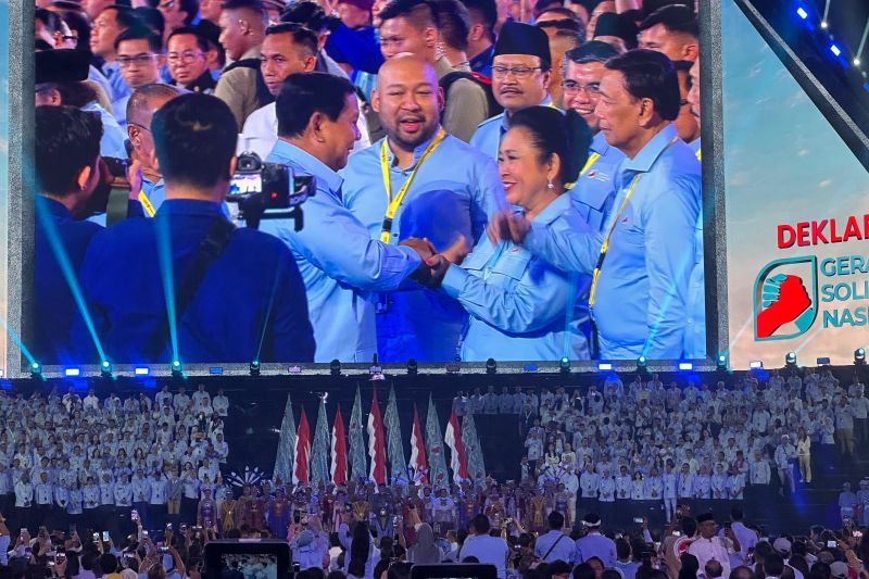 Presiden Prabowo sapa Titiek dan Didit saat tiba di deklarasi GSN Presiden Prabowo sapa Titiek dan Didit saat tiba di deklarasi GSN