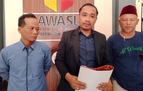 Diduga gunakan fasilitas negara, calon bupati Boyolali dilaporkan ke Bawaslu Diduga gunakan fasilitas negara, calon bupati Boyolali dilaporkan ke Bawaslu