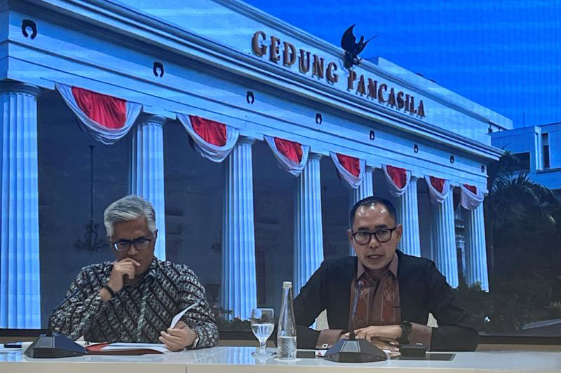 WNI lansia yang jatuh dari tangga pesawat dimakamkan di Baqi Madinah