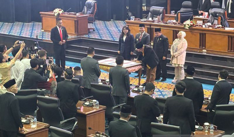 DPRD DKI sepakati KUA-PPAS APBD 2025 sebesar Rp91,1 Triliun DPRD DKI sepakati KUA-PPAS APBD 2025 sebesar Rp91,1 Triliun